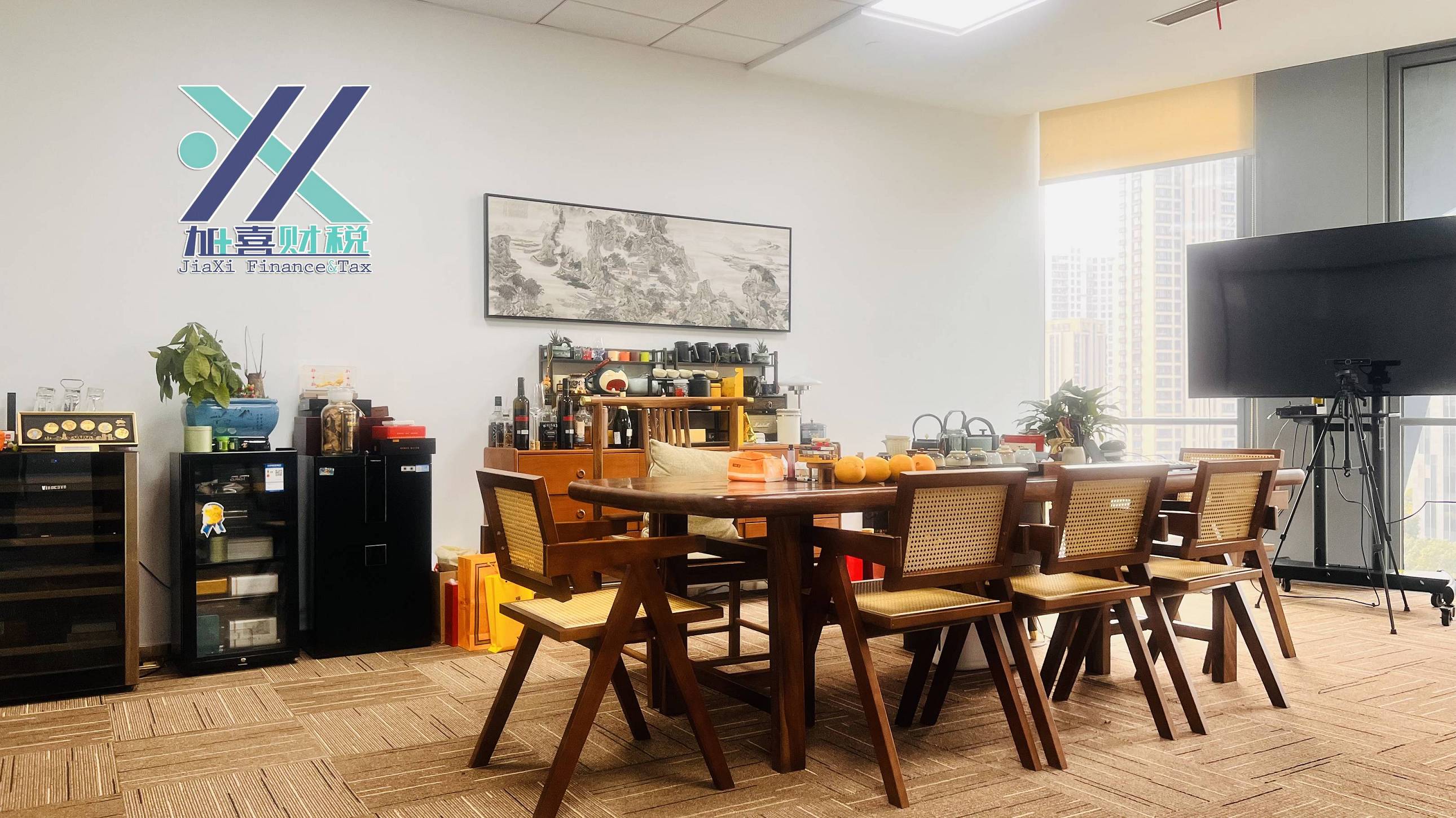 How can foreigners register a company in Shanghai, China?  